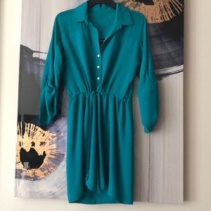 👗bebe Teal dress with button up top and collar